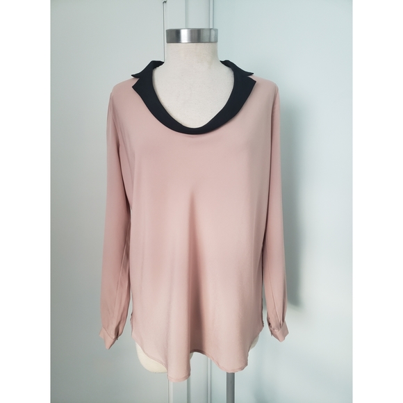3/$25 🌴 Saks Fifth Avenue Longsleeve Blouse